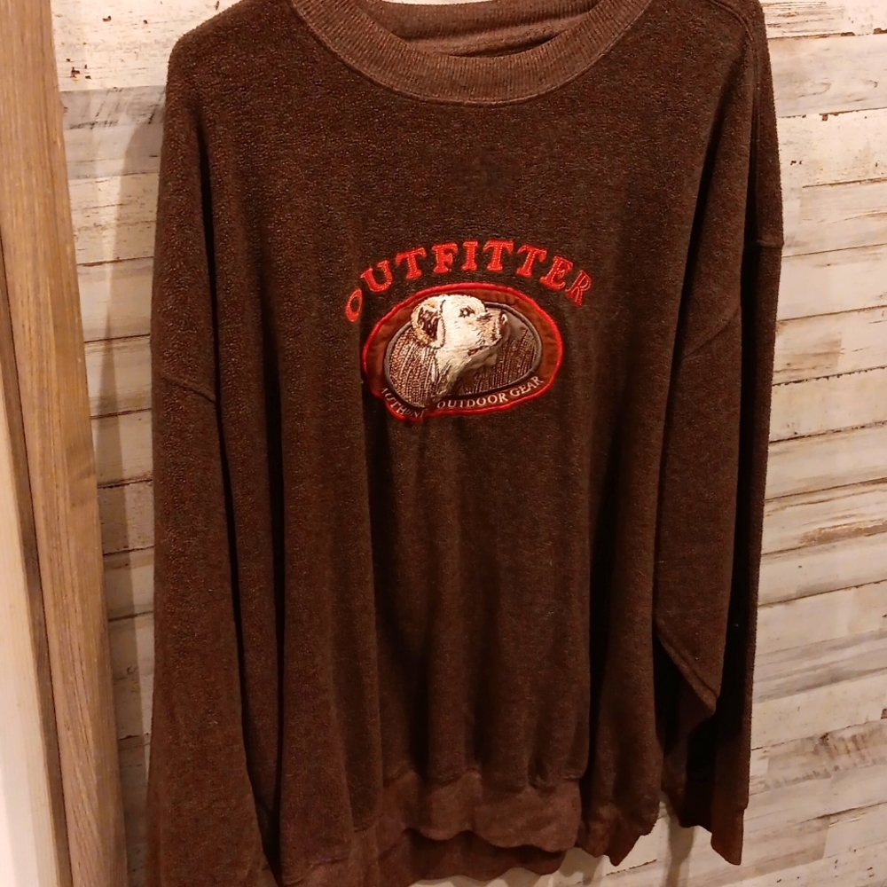 Woodland Trails mens sweatshirt.   Box 327
